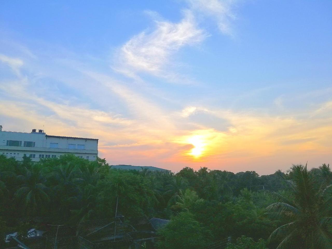 Freedom Palace Hotel Anuradhapura Exterior foto